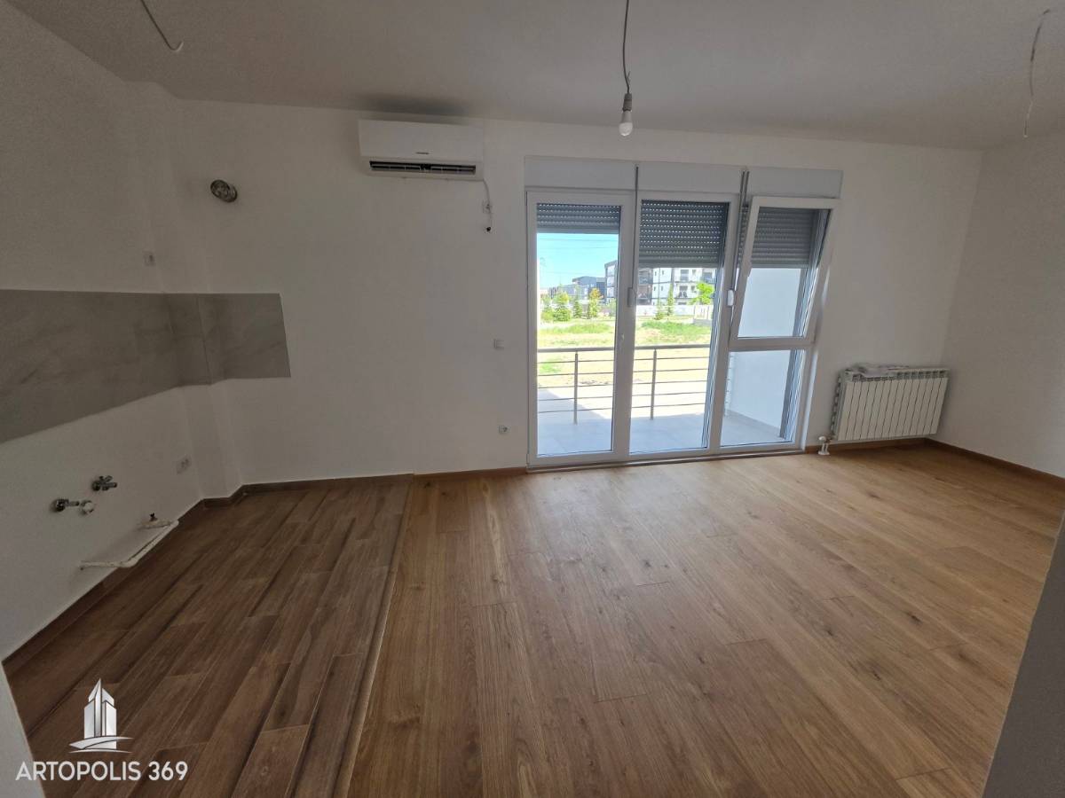 Lux, završena novogradnja, sa parkingom